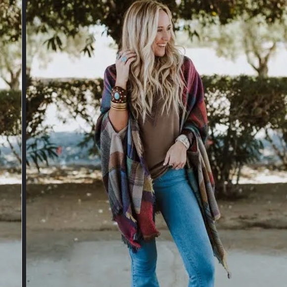 New Three Bird nest Plaid Multicolored Pocket Ruana - Picture 2 of 14